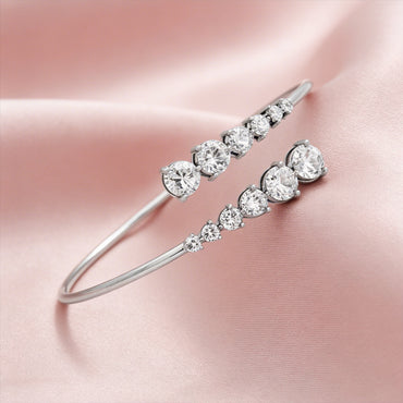 Radiance of elegance in diamonds