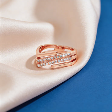 Luxe Wave Diamond Ring