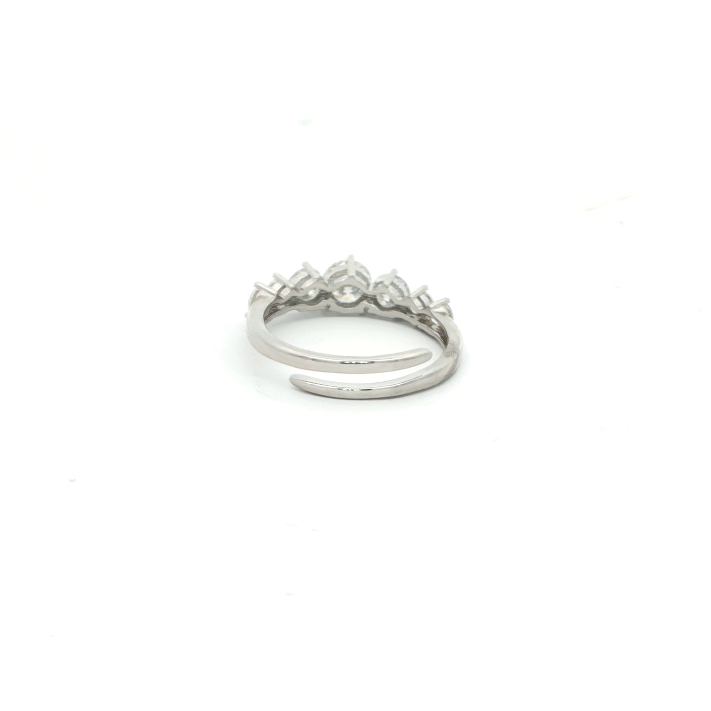 Elegance in diamond and platinum