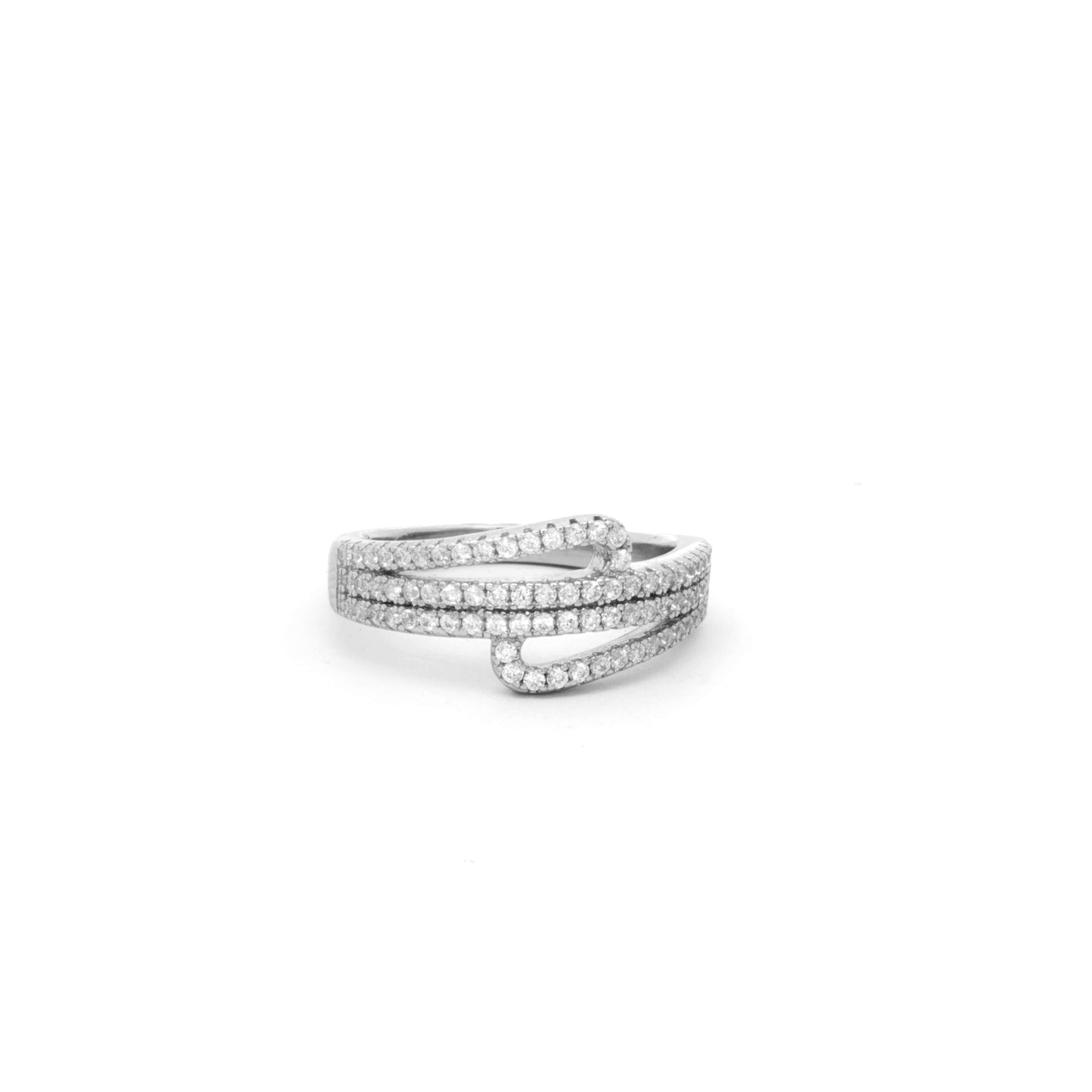 Elegant diamond ring
