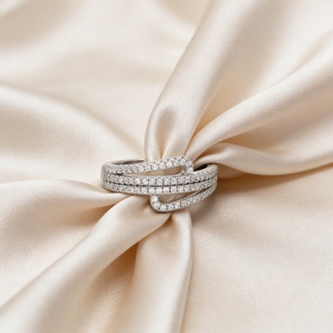 Elegant diamond ring