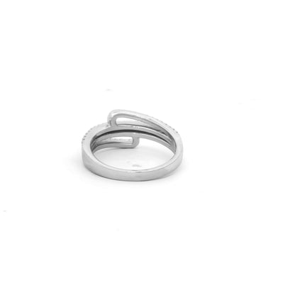 Elegant diamond ring
