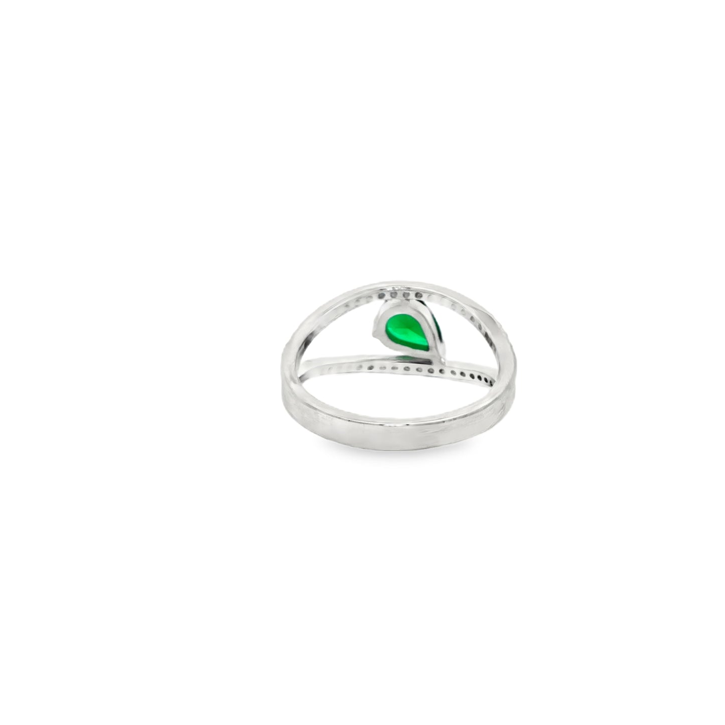 Elegant silver  emerald ring