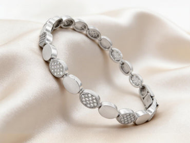 Elegant Silver Oval Link Bracelet