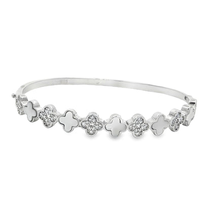 Elegant silver clover bracelet