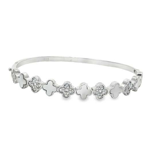 Elegant silver clover bracelet