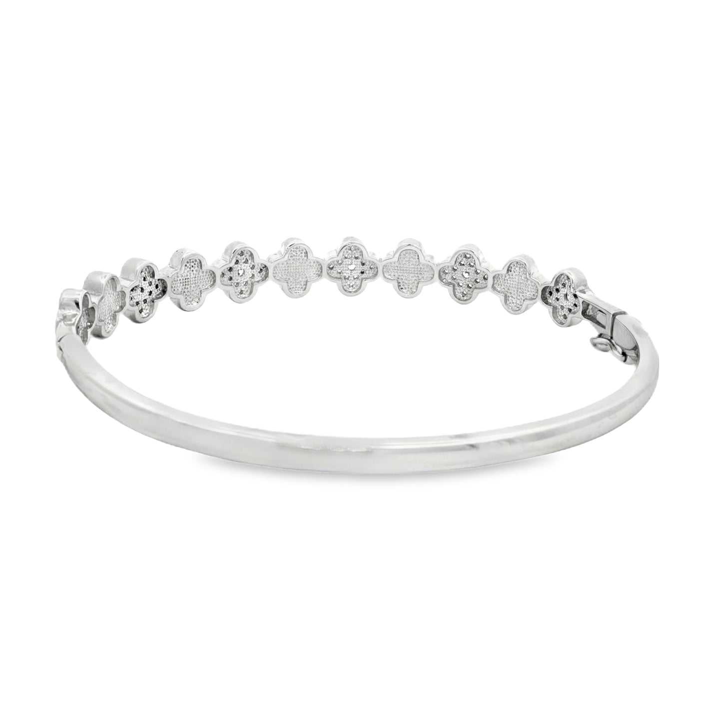 Elegant silver clover bracelet