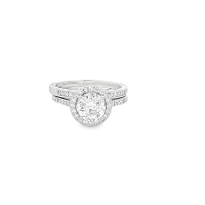 Elegant bridal set with halo diamonds