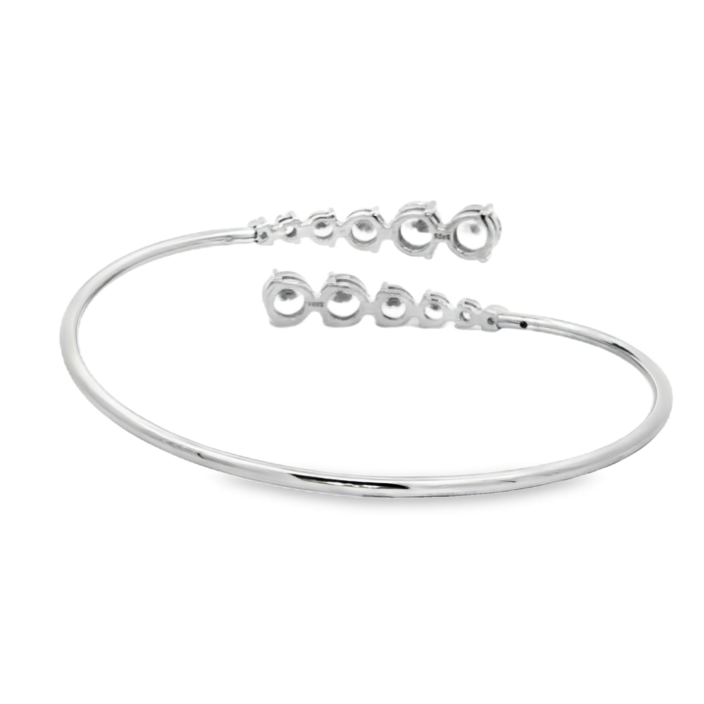 Radiance of elegance in diamonds