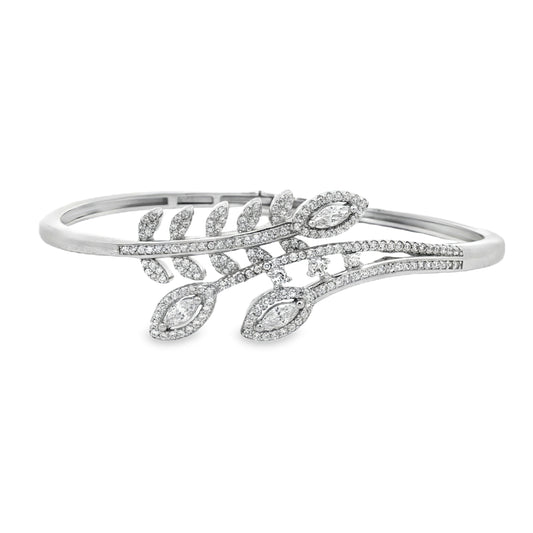 Nature's grace diamond bracelet close