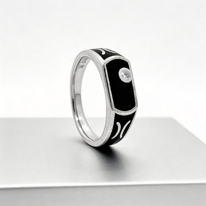 Noir Crest Diamond Ring