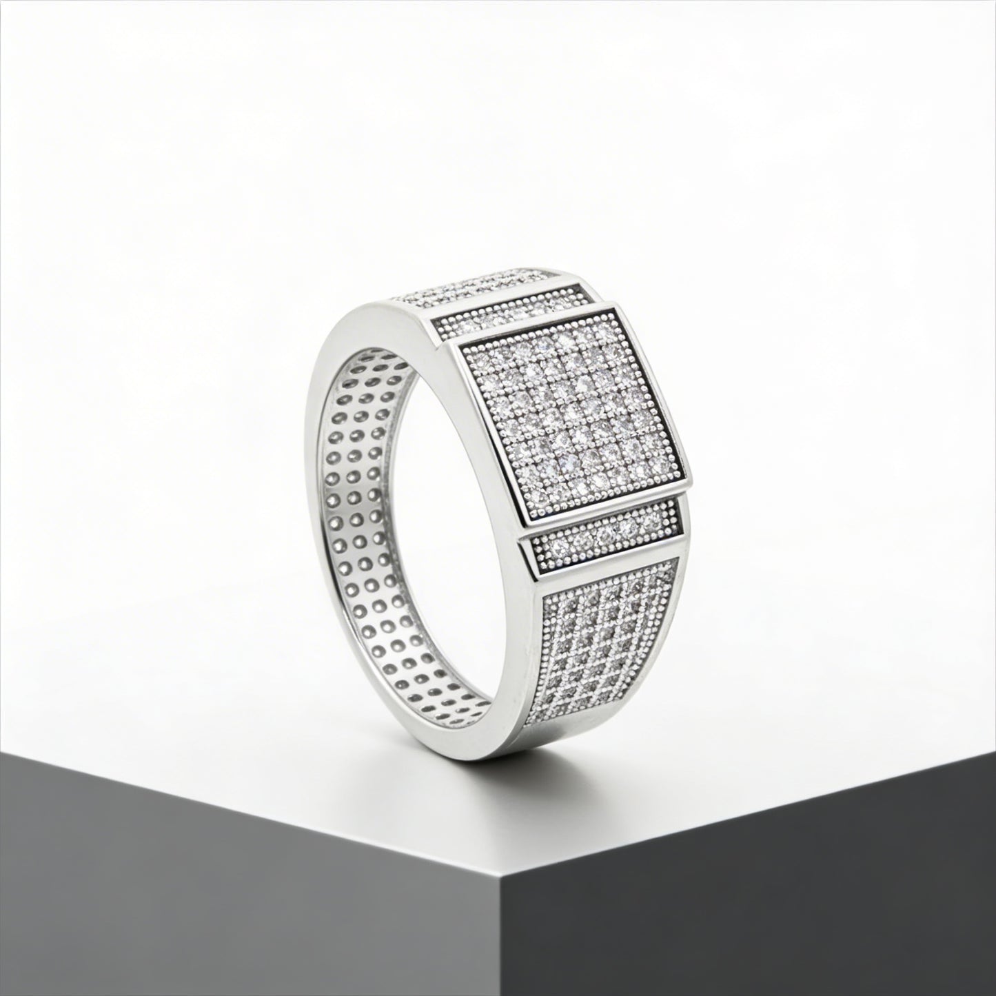 Majestic Grid Diamond Band Ring
