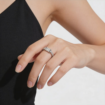 Elegant Solitaire Diamond Ring – Minimal Brilliance