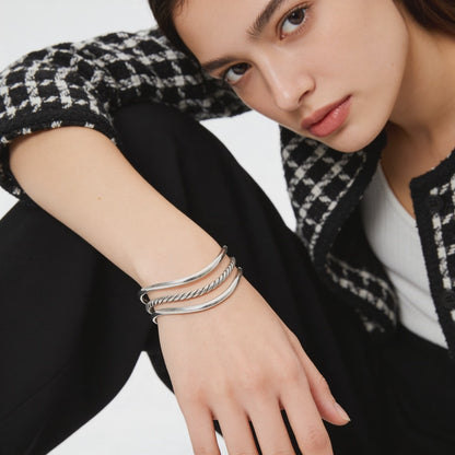 Twist Curve Silver Cuff